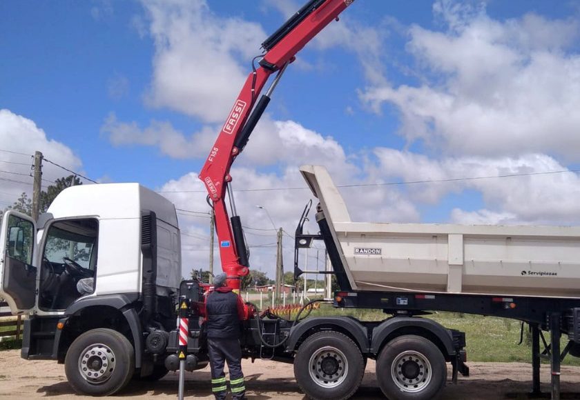 Fassi-F155A-0-24-active-crane-installed-onto-a-Volkswagen-on-road-tractor-unit-2